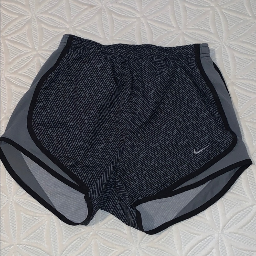 Women’s XS Nike running shorts